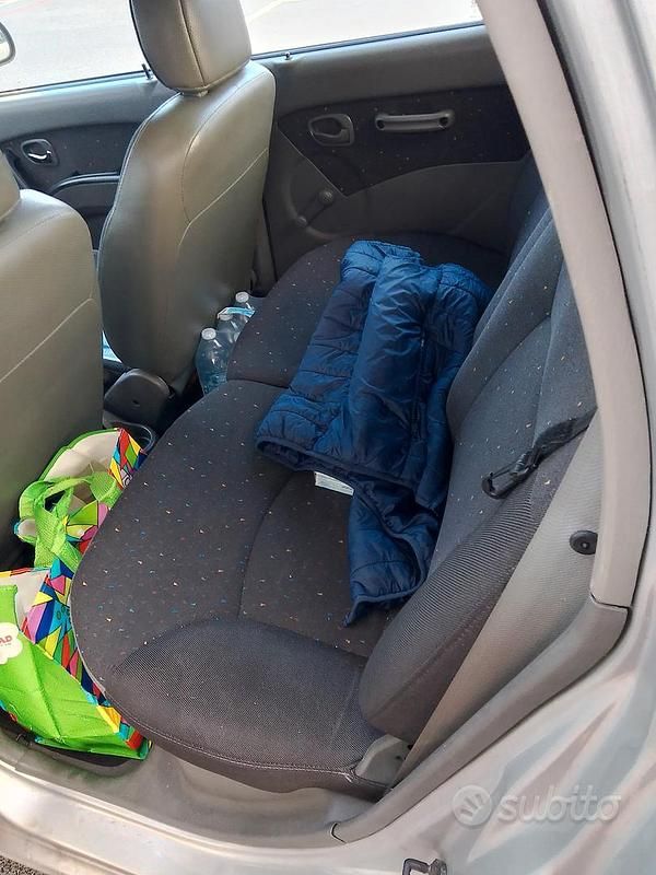 Usata Hyundai Atos 59 CV (43 kW) 2003 Grigio Utilitaria