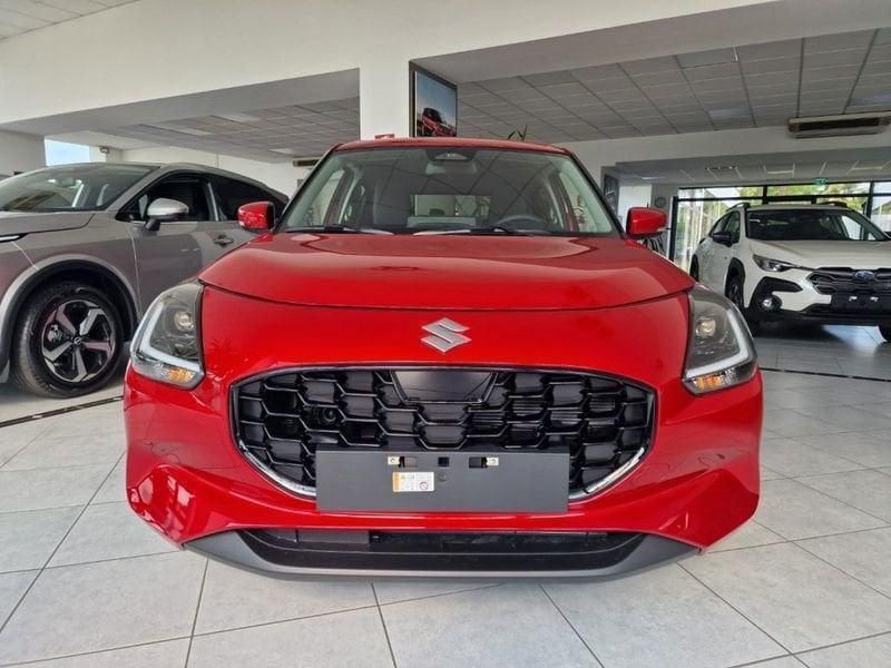 Rosso Usata 2024 Suzuki Swift Due volumi | 16.900 € (Buon prezzo) - Immagine 1/4
