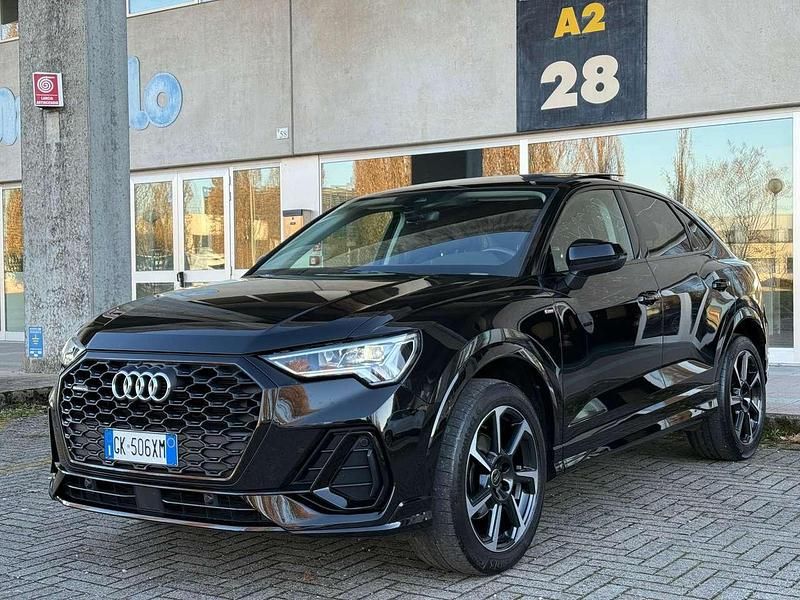 Nero Usata 2022 Audi Q3 Sportback S-Line SUV | 36.500 € (Buon prezzo) - Immagine 1/4