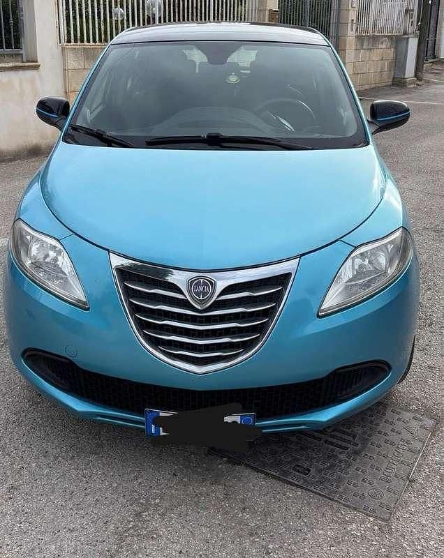 Usata Lancia Ypsilon S 95 CV (69 kW) 2014 Blu/azzurro Utilitaria