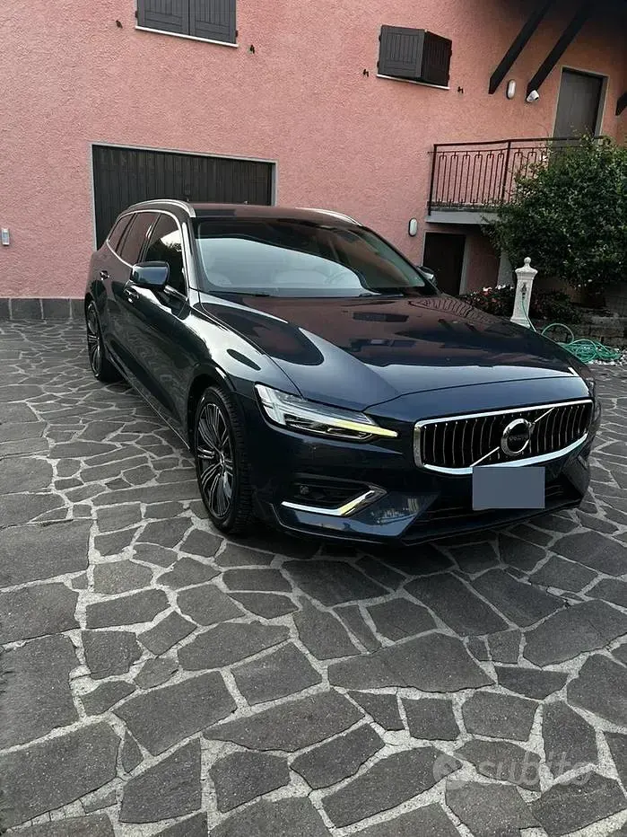 Usata Volvo V60 Inscription 150 CV (110 kW) 2020 Station wagon