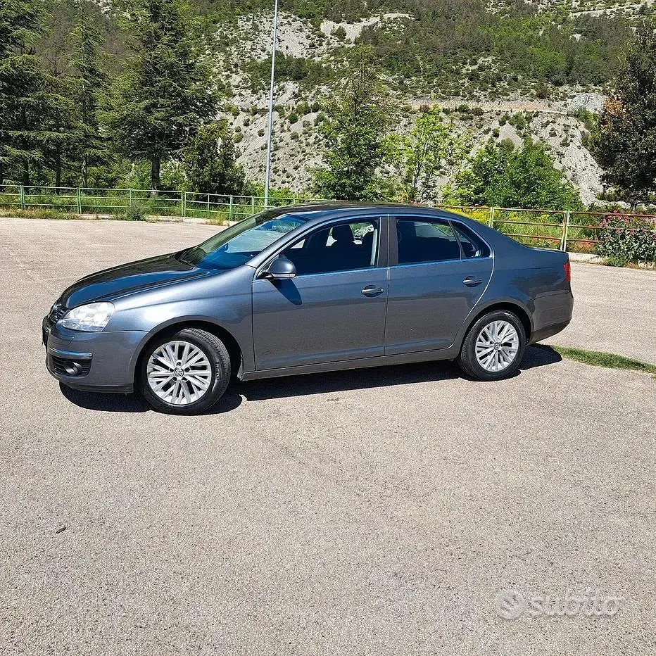 Usata VW Jetta 105 CV (77 kW) 2007 Grigio Berlina