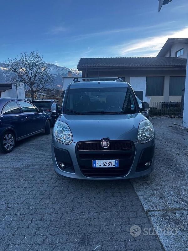 Blu Usata 2013 Fiat Doblò Emotion Monovolume | 7500 € (Buon prezzo) - Immagine 1/4