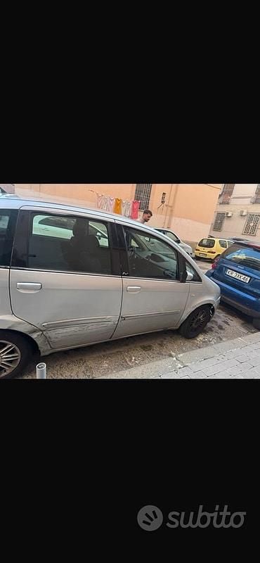 Usata Lancia Musa 90 CV (66 kW) 2009 Grigio Monovolume