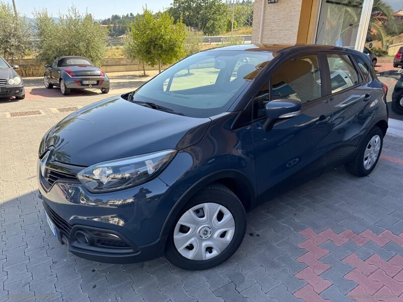 Usata Renault Captur Intens 90 CV (66 kW) 2016 Blu SUV