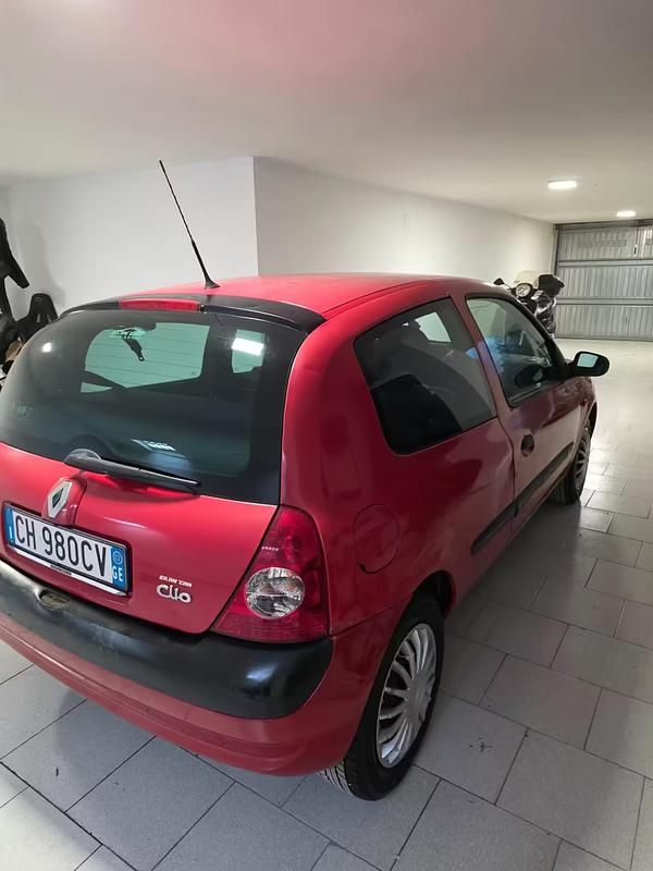 Usata Renault Clio II Dynamique 58 CV (42 kW) 2003 Rosso Berlina