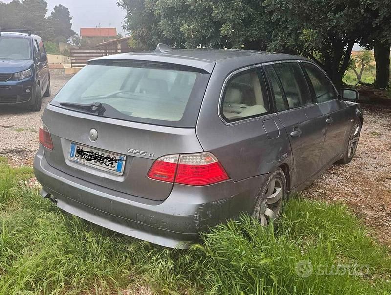 Usata BMW 525 197 CV (144 kW) 2007 Grigio Station wagon