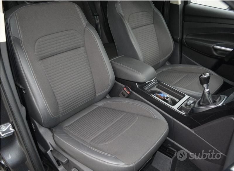 Usata Ford Kuga Titanium 120 CV (88 kW) 2018 Grigio SUV