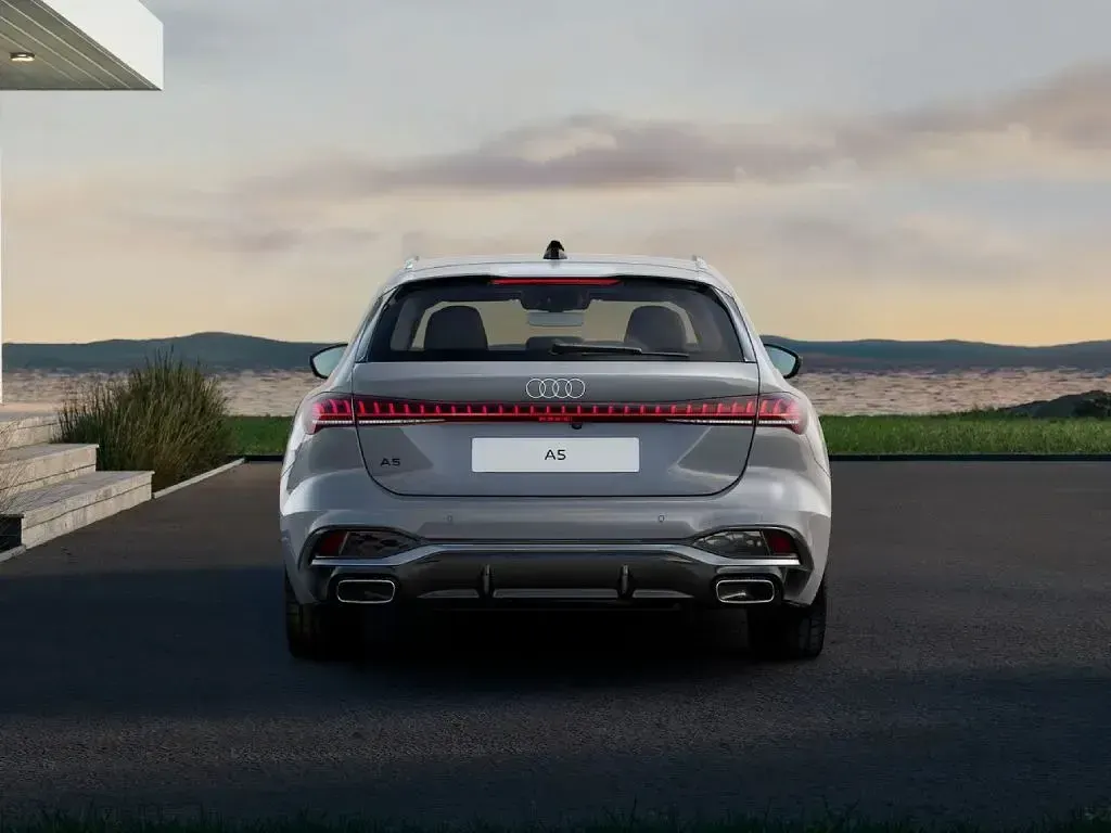 Nuova Audi A5 S-Line 252 CV (185 kW) 2026 Grigio chronos metallizzato Station wagon
