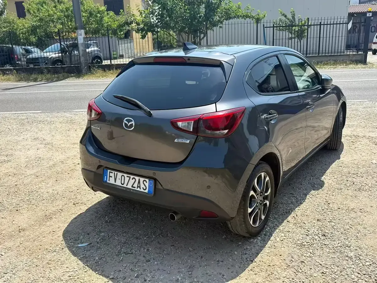 Usata Mazda 2 90 CV (66 kW) 2018 Grigio Berlina