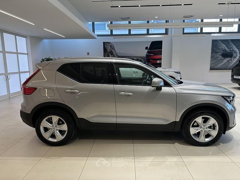 Usata Volvo XC40 Core 163 CV (119 kW) 2025 Grigio SUV