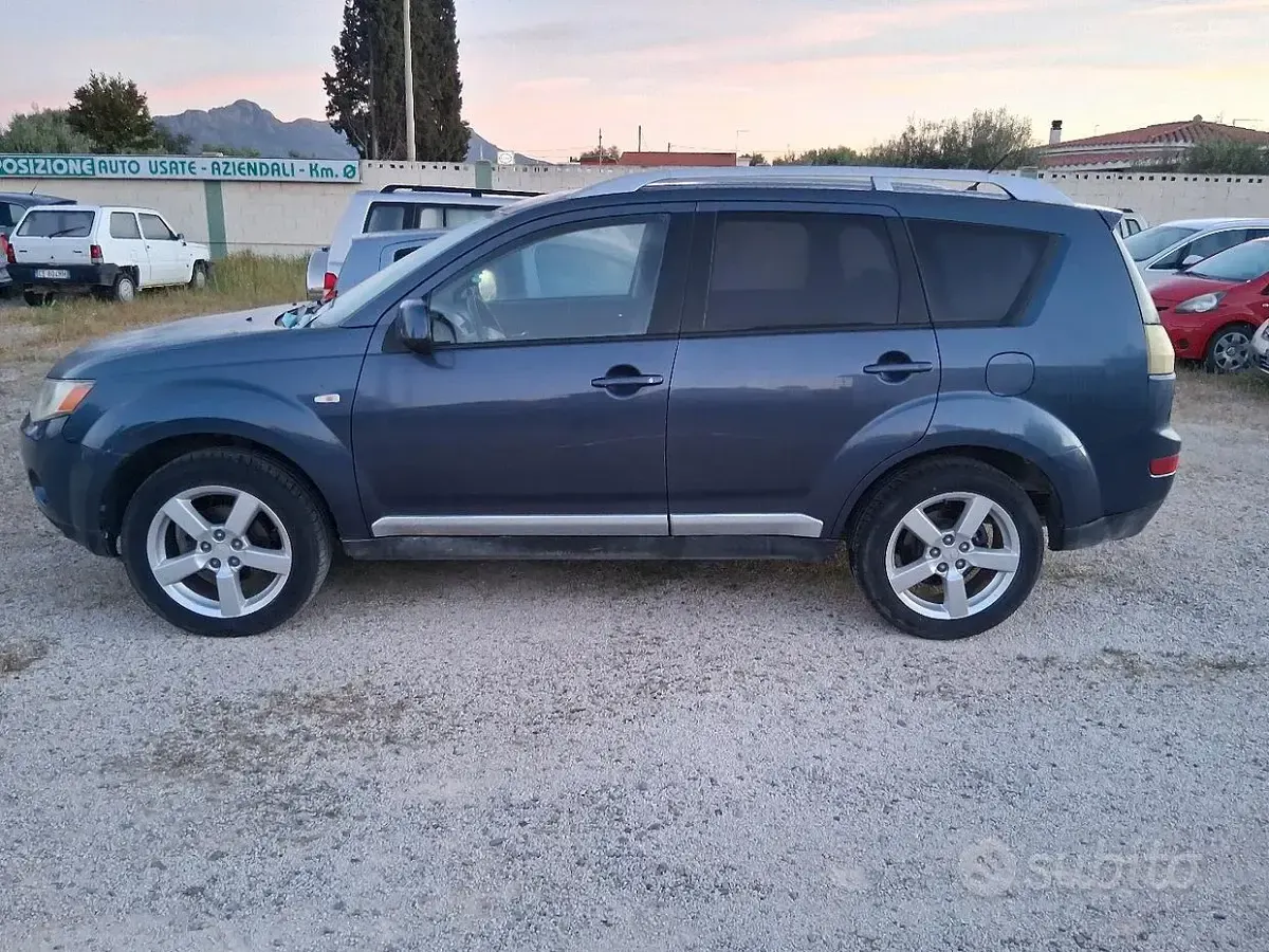 Usata Mitsubishi Outlander 140 CV (102 kW) 2008 Blu SUV