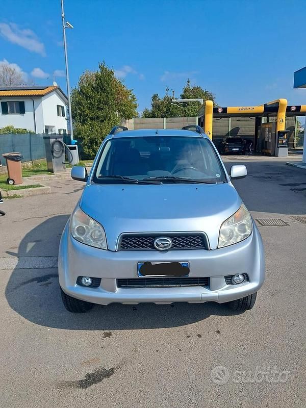 Usata Daihatsu Terios 105 CV (77 kW) 2007 Grigio SUV