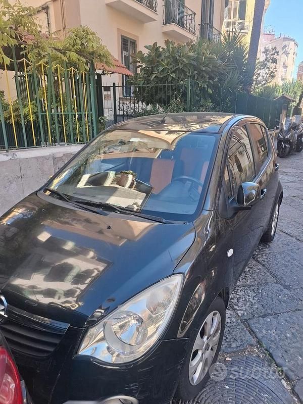 Usata Opel Agila 65 CV (47 kW) 2010 Nero Utilitaria