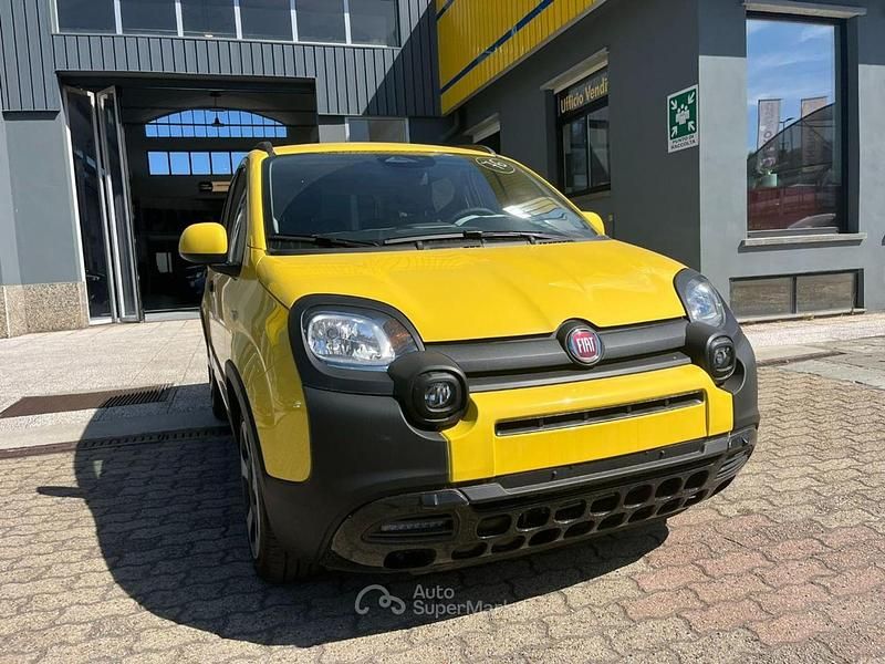 Usata Fiat Panda S 70 CV (51 kW) 2024 Giallo Utilitaria