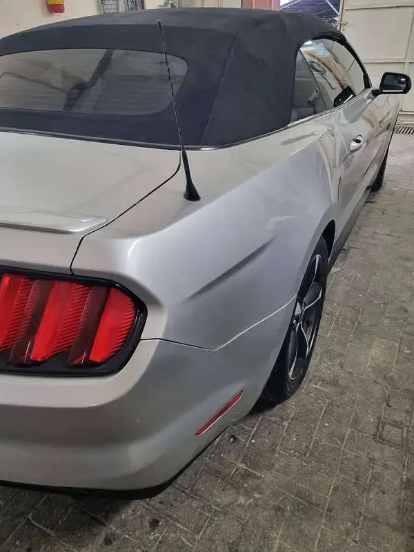 Usata Ford Mustang 305 CV (224 kW) 2015 Argento Cabrio