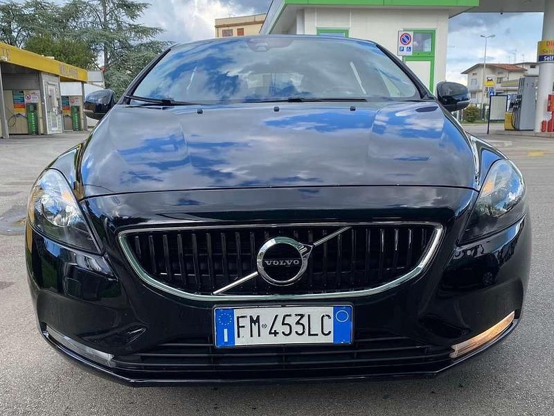 Usata Volvo V40 Business Edition 120 CV (88 kW) 2017 Nero Station wagon