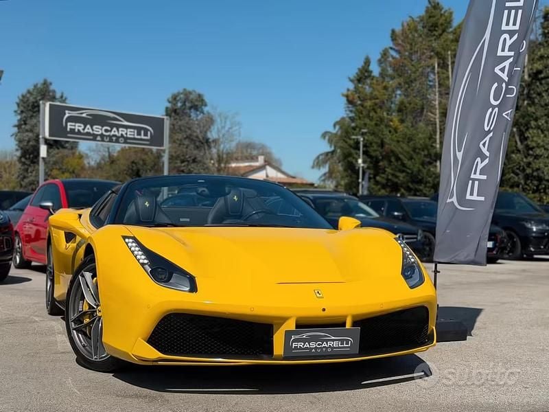 Usata Ferrari 488 670 CV (492 kW) 2017 Cabrio