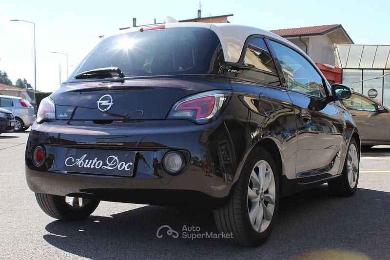 Usata Opel Adam Glam 70 CV (51 kW) 2016 Marrone Utilitaria