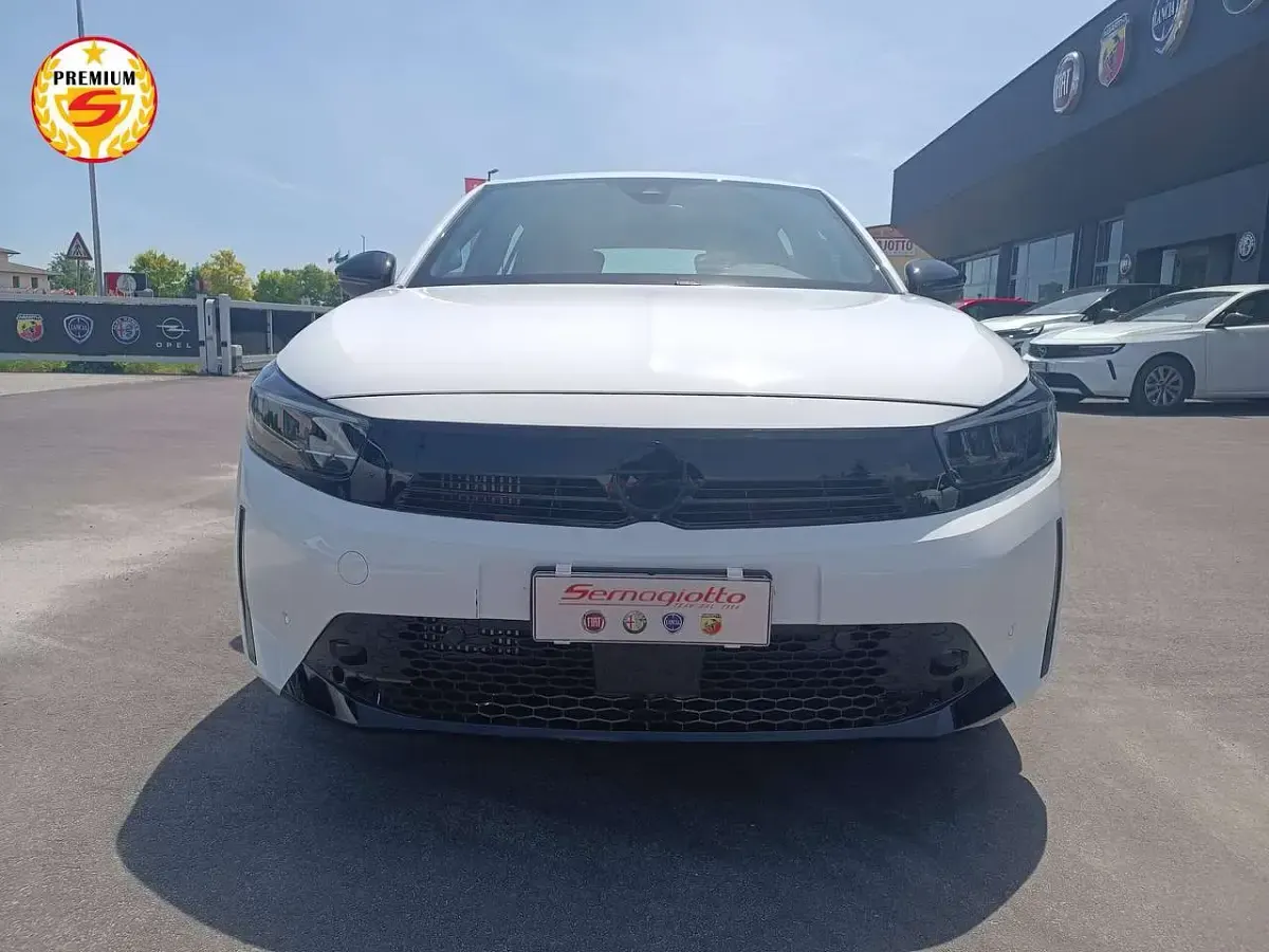 Usata Opel Corsa 101 CV (74 kW) 2025 Bianco Utilitaria