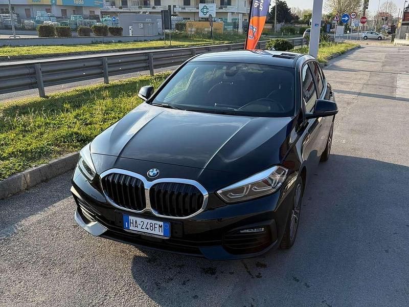 Usata BMW 118 Comfort Edition 150 CV (110 kW) 2021 Nero Utilitaria