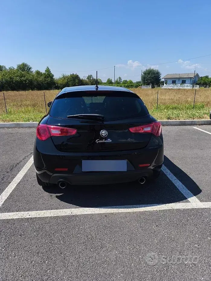 Usata Alfa Romeo Giulietta Quadrifoglio Verde 240 CV (176 kW) 2016 Nero Utilitaria