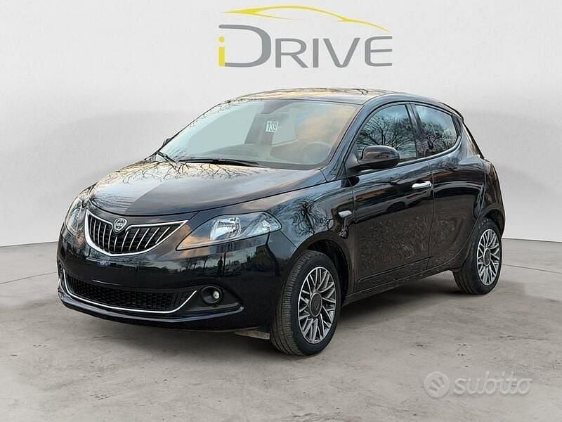 Usata Lancia Ypsilon Gold 69 CV (50 kW) 2023 Nero Utilitaria