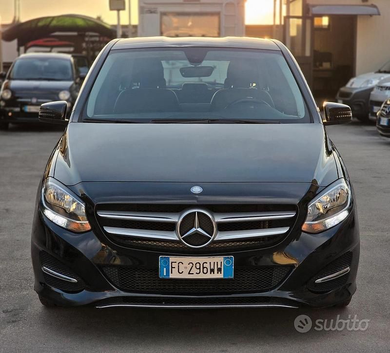 Usata Mercedes B180 Premium 110 CV (80 kW) 2016 Nero Monovolume