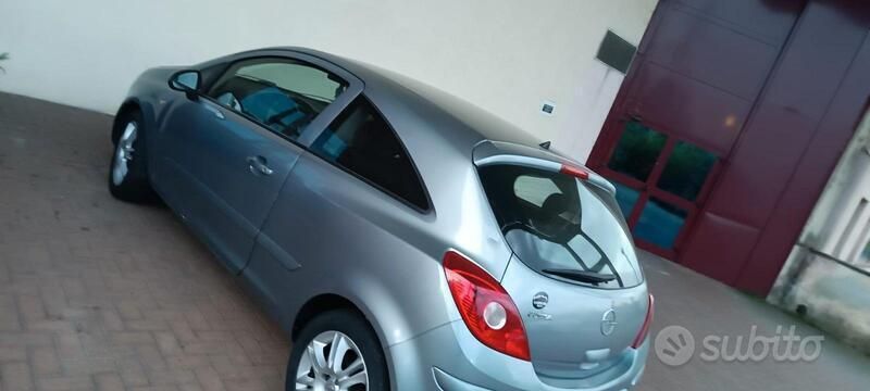 Usata Opel Corsa 80 CV (58 kW) 2007 Grigio Coupé