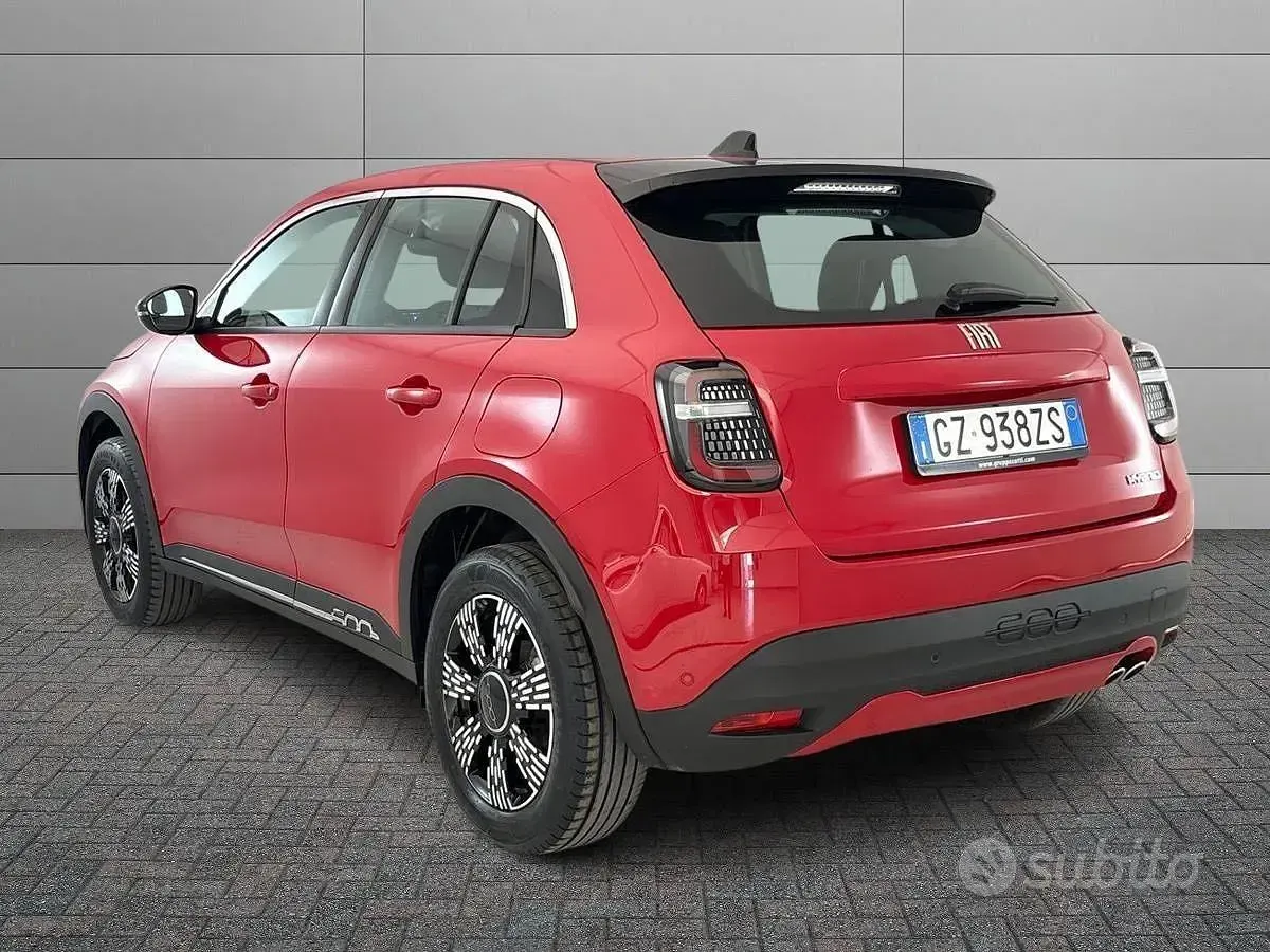 Usata Fiat 600 136 CV (100 kW) 2025 Rosso SUV