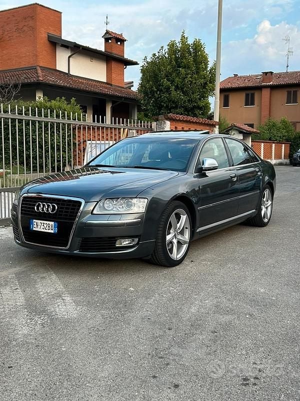 Usata Audi A8 233 CV (171 kW) 2010 Grigio Berlina