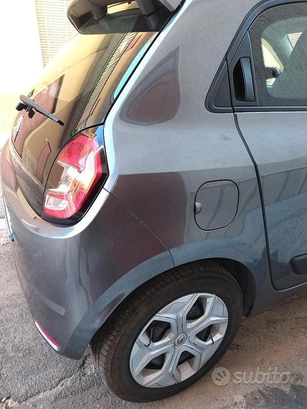 Usata Renault Twingo SE 65 CV (47 kW) 2022 Grigio Utilitaria