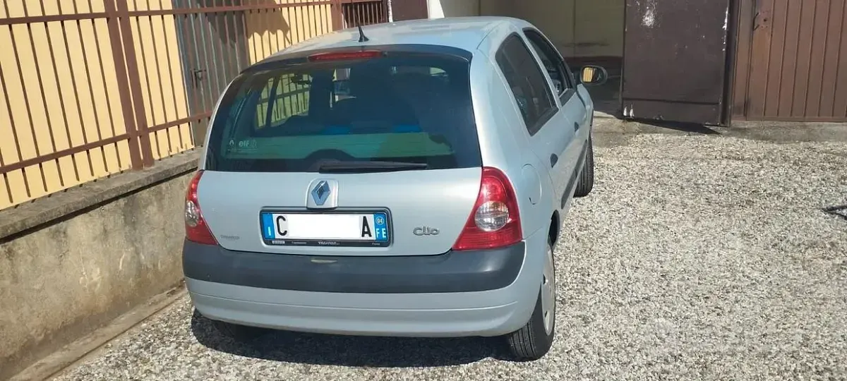 Usata Renault Clio II 58 CV (42 kW) 2004 Utilitaria