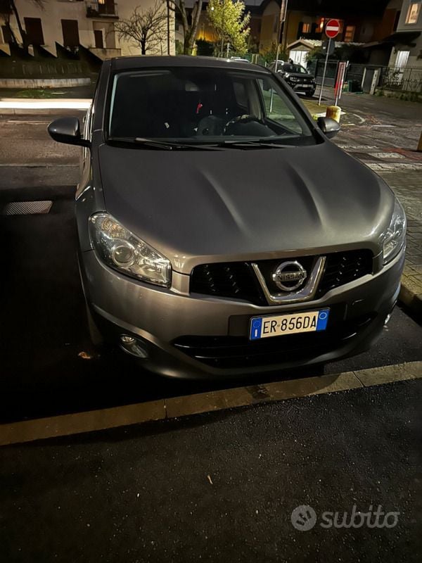 Grigio Usata 2013 Nissan Qashqai SUV | 6500 € - Immagine 1/4