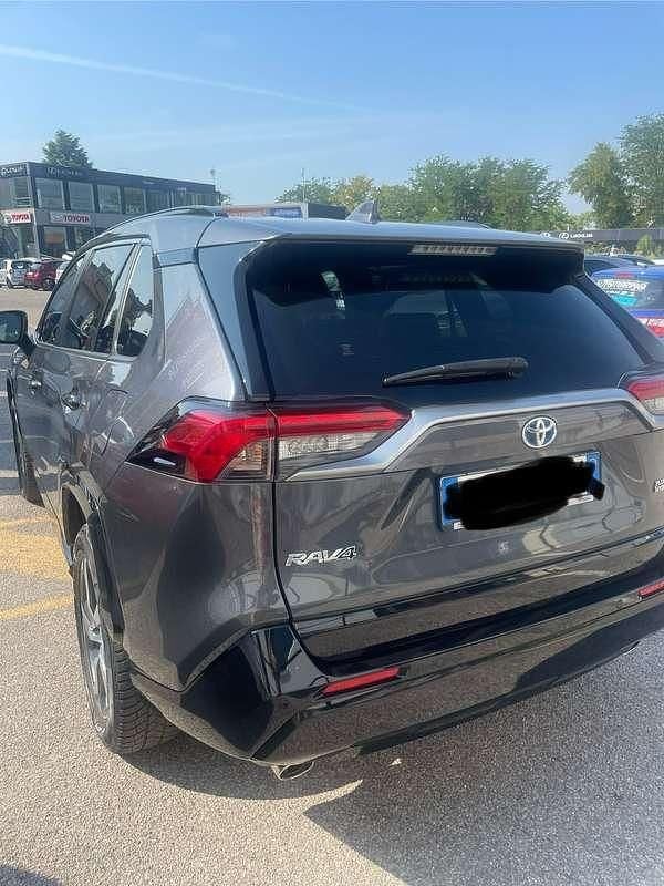 Usata Toyota RAV4 Hybrid 185 CV (136 kW) 2022 SUV