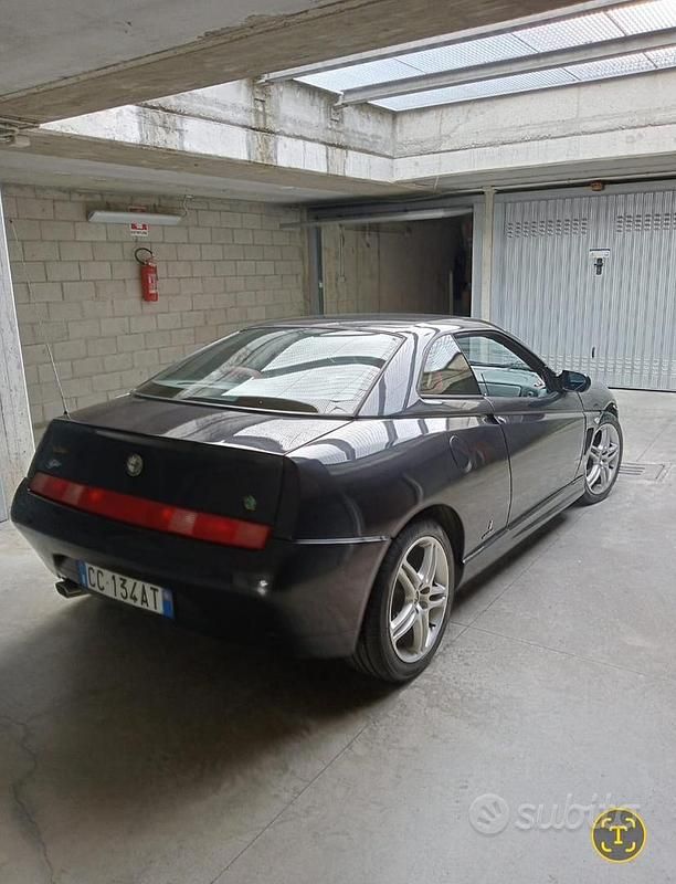 Nero Usata 2002 Alfa Romeo GTV Coupé | 10.000 € (Buon prezzo) - Immagine 1/4