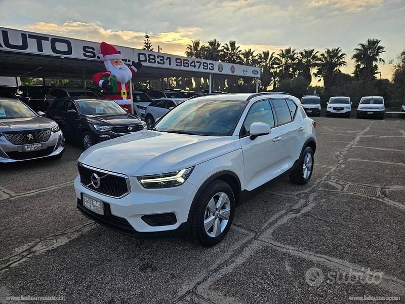 Usata Volvo XC40 Momentum 150 CV (110 kW) 2018 Bianco SUV