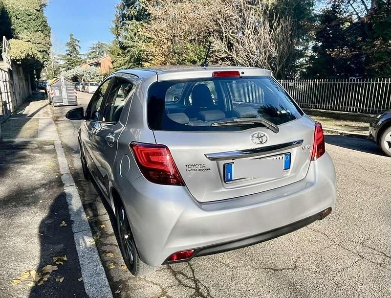 Usata Toyota Yaris Active 69 CV (50 kW) 2016 Berlina