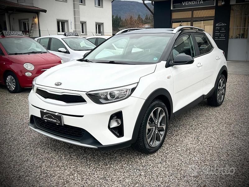 Bianco Usata 2018 Kia Stonic SUV | 8500 € (Buon prezzo) - Immagine 1/4