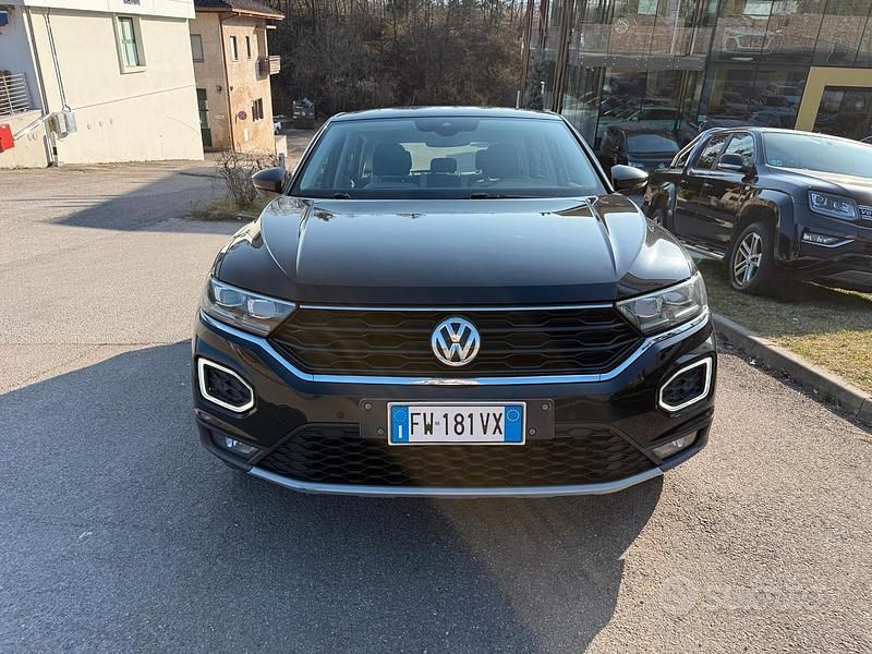 Usata VW T-Roc Advance 116 CV (85 kW) 2019 Nero SUV