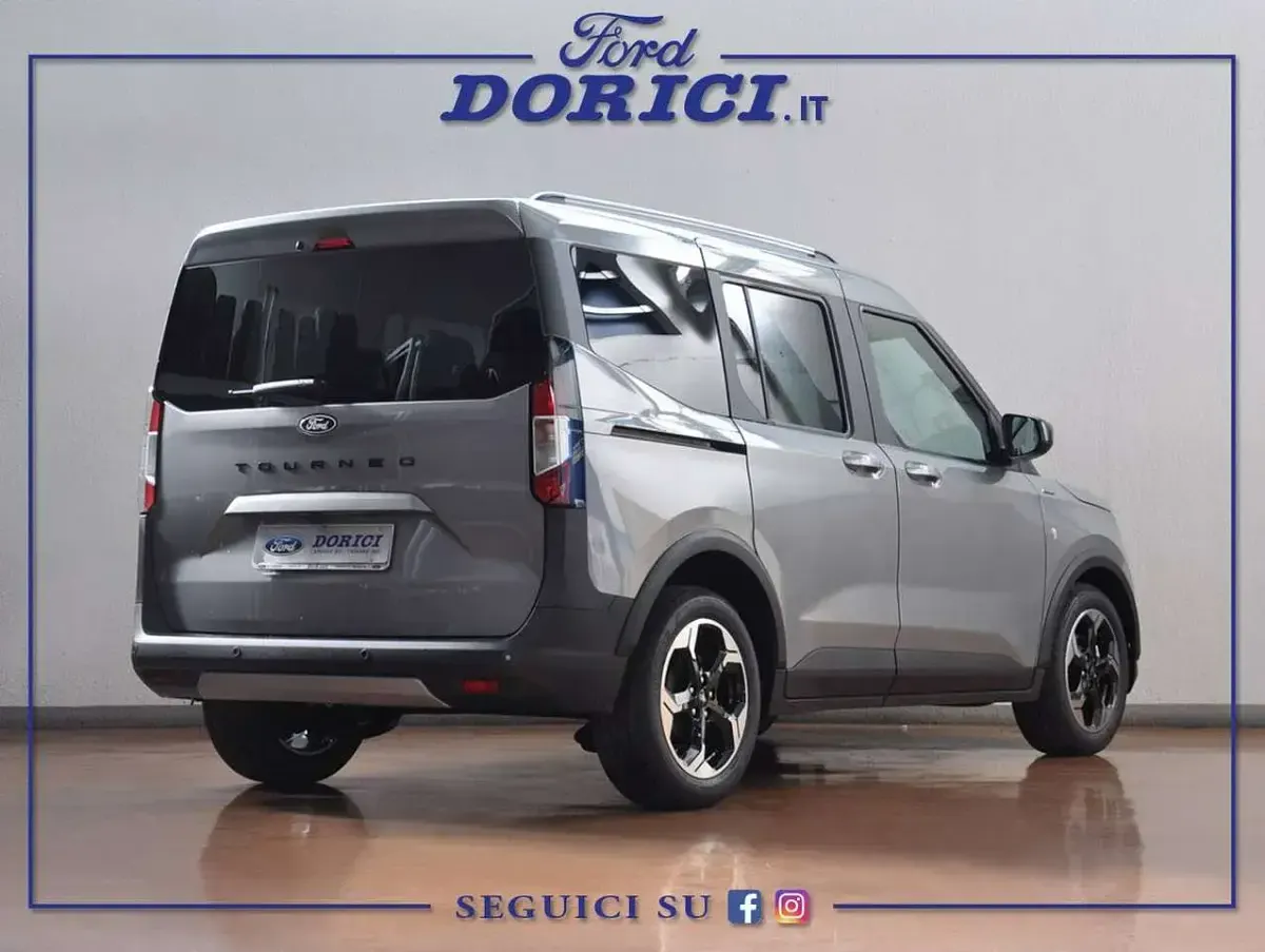 Usata Ford Tourneo Courier Active 125 CV (91 kW) 2024 Solar silver Monovolume