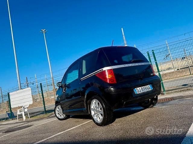Occasion Peugeot 1007 70 PK (51 kW) 2007 Zwart MPV
