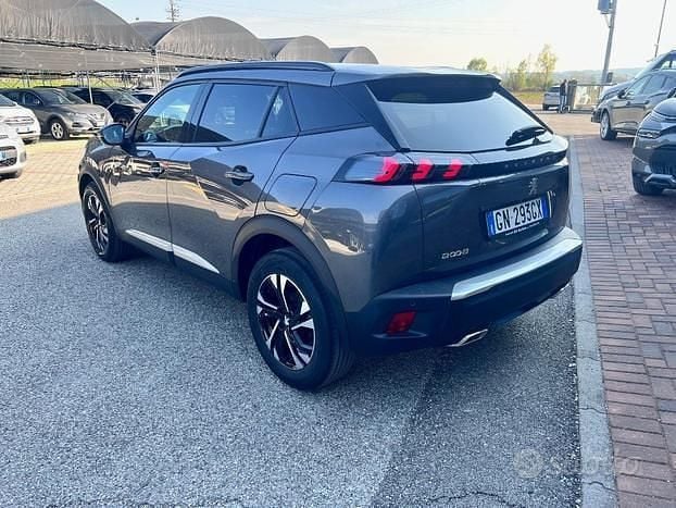 Usata Peugeot 2008 Allure 100 CV (73 kW) 2023 SUV