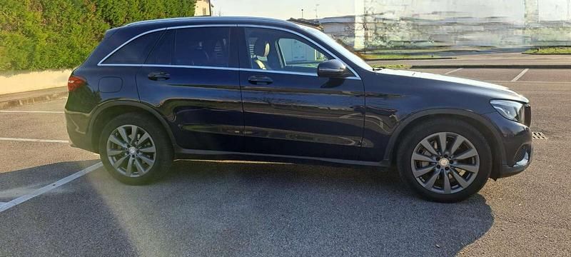 Usata Mercedes GLC220 Exclusive 170 CV (125 kW) 2016 Blu/azzurro SUV