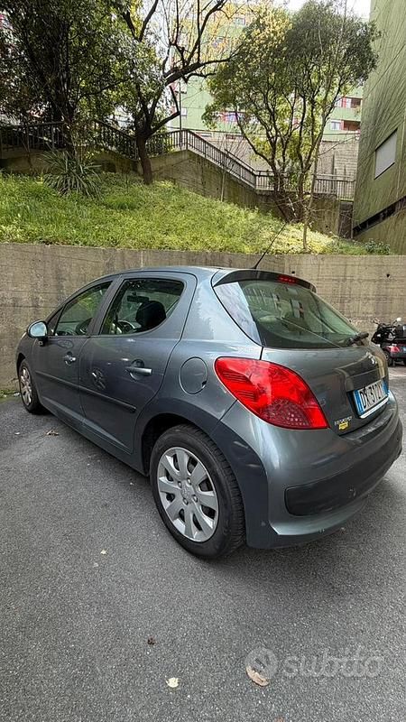 Usata Peugeot 207 70 CV (51 kW) 2009 Grigio Berlina