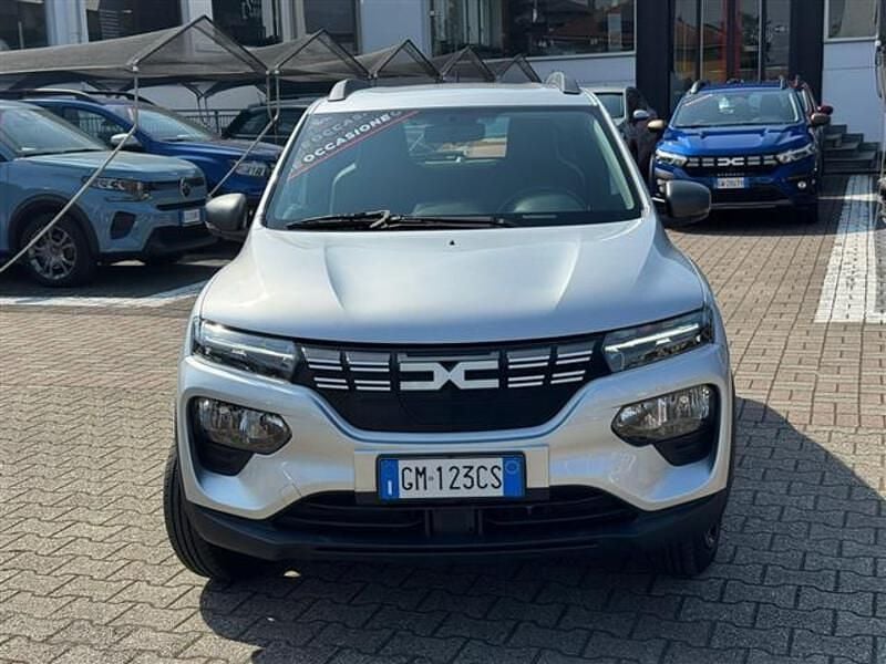 Usata Dacia Spring Comfort 33 kW (45 CV) 2023 Grigio chiaro Utilitaria