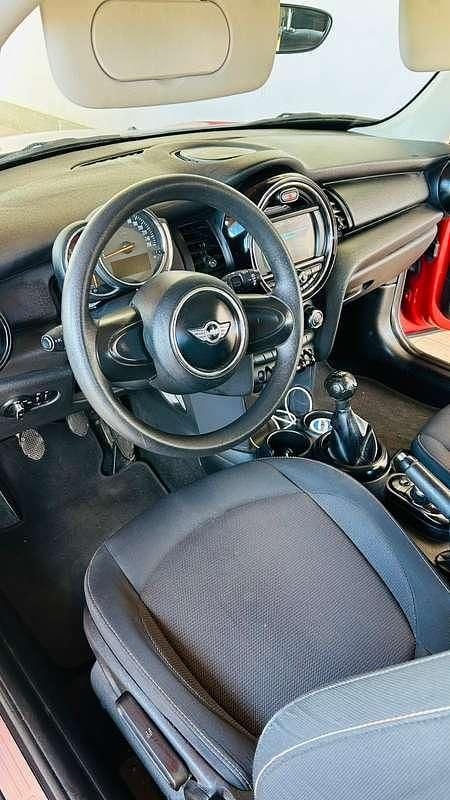 Usata Mini ONE 75 CV (55 kW) 2017 Rosso Utilitaria