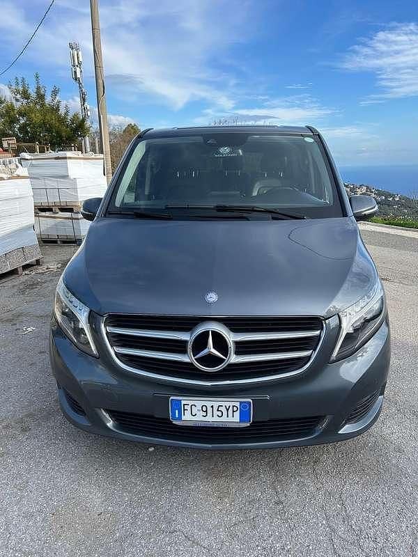 Usata Mercedes V220 Premium 163 CV (119 kW) 2016 Grigio Monovolume