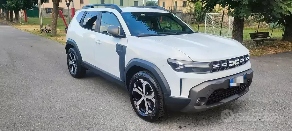 Usata Dacia Duster Journey 101 CV (74 kW) 2024 Bianco SUV