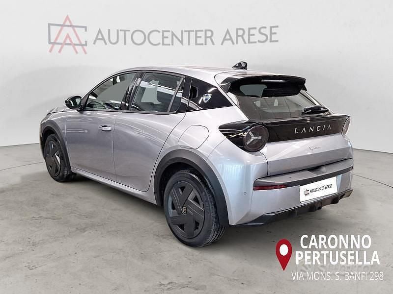 Usata Lancia Ypsilon 110 CV (80 kW) 2025 Grigio Utilitaria